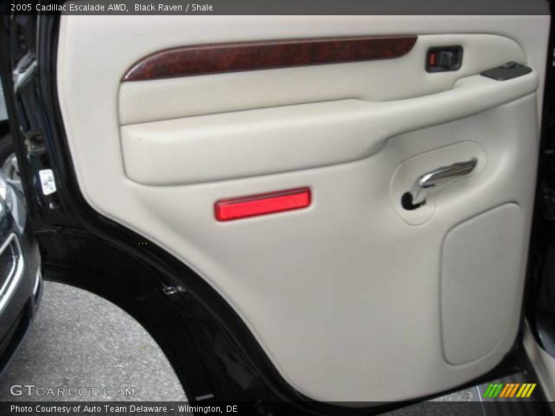 Black Raven / Shale 2005 Cadillac Escalade AWD