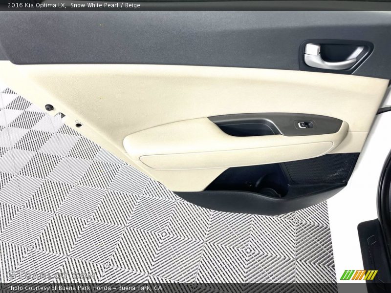 Snow White Pearl / Beige 2016 Kia Optima LX