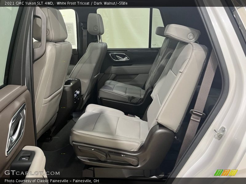 White Frost Tricoat / Dark Walnut/­Slate 2021 GMC Yukon SLT 4WD
