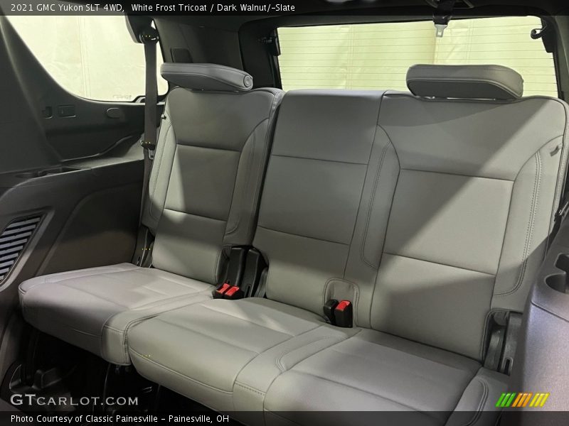 White Frost Tricoat / Dark Walnut/­Slate 2021 GMC Yukon SLT 4WD