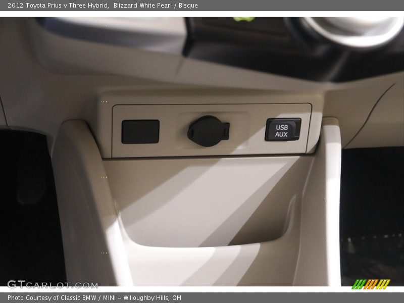 Blizzard White Pearl / Bisque 2012 Toyota Prius v Three Hybrid