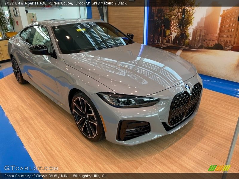 Front 3/4 View of 2022 4 Series 430i xDrive Coupe