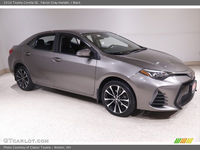 Falcon Gray metallic / Black 2019 Toyota Corolla SE