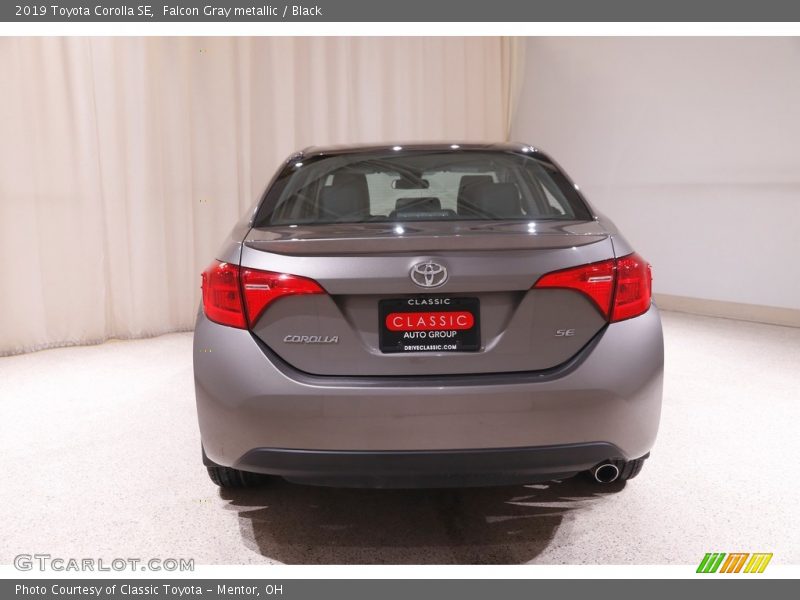 Falcon Gray metallic / Black 2019 Toyota Corolla SE