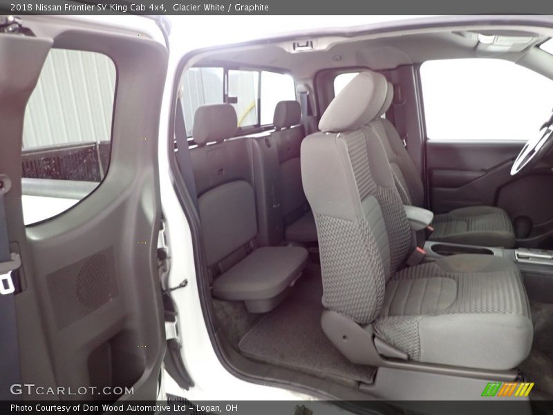Glacier White / Graphite 2018 Nissan Frontier SV King Cab 4x4