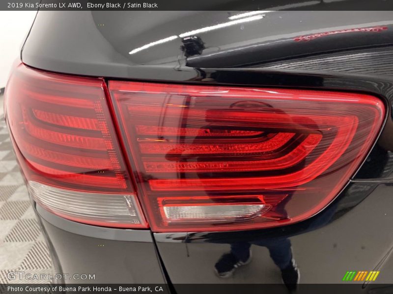 Ebony Black / Satin Black 2019 Kia Sorento LX AWD