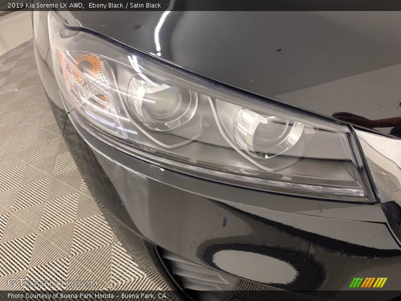 Ebony Black / Satin Black 2019 Kia Sorento LX AWD