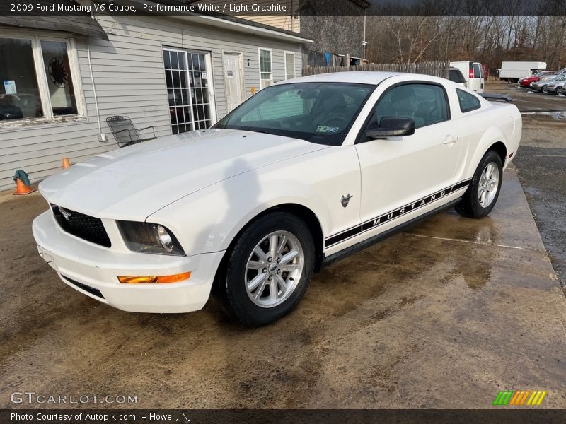 Performance White / Light Graphite 2009 Ford Mustang V6 Coupe