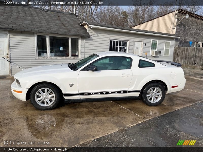 Performance White / Light Graphite 2009 Ford Mustang V6 Coupe