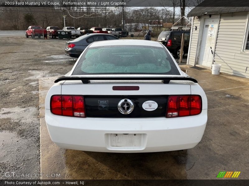 Performance White / Light Graphite 2009 Ford Mustang V6 Coupe