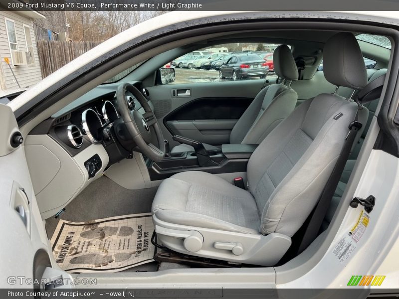 Performance White / Light Graphite 2009 Ford Mustang V6 Coupe