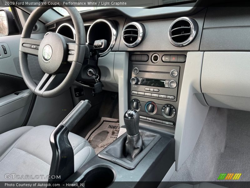 Performance White / Light Graphite 2009 Ford Mustang V6 Coupe
