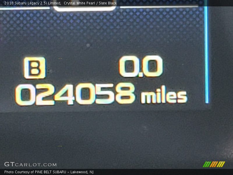 Crystal White Pearl / Slate Black 2018 Subaru Legacy 2.5i Limited