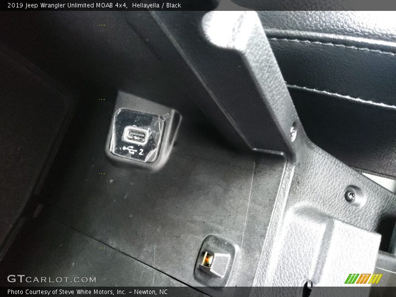 Hellayella / Black 2019 Jeep Wrangler Unlimited MOAB 4x4