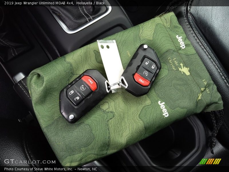 Hellayella / Black 2019 Jeep Wrangler Unlimited MOAB 4x4