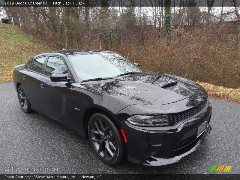 Front 3/4 View of 2019 Charger R/T