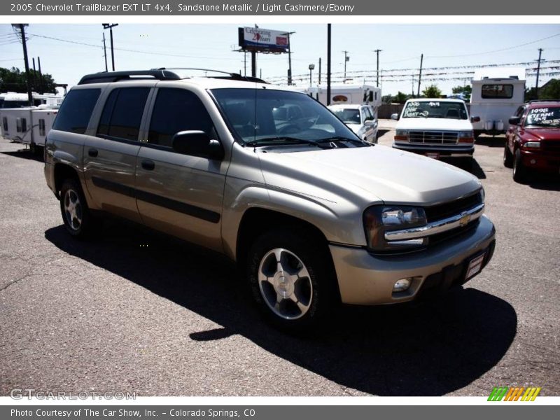 Sandstone Metallic / Light Cashmere/Ebony 2005 Chevrolet TrailBlazer EXT LT 4x4