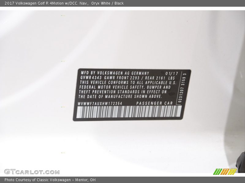 Oryx White / Black 2017 Volkswagen Golf R 4Motion w/DCC. Nav.