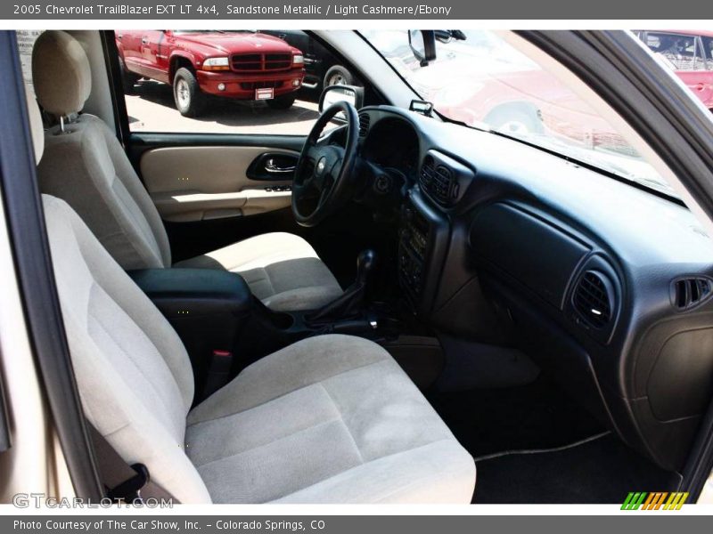 Sandstone Metallic / Light Cashmere/Ebony 2005 Chevrolet TrailBlazer EXT LT 4x4