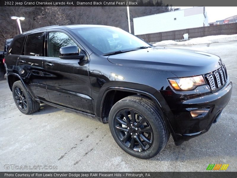 Diamond Black Crystal Pearl / Black 2022 Jeep Grand Cherokee Laredo 4x4