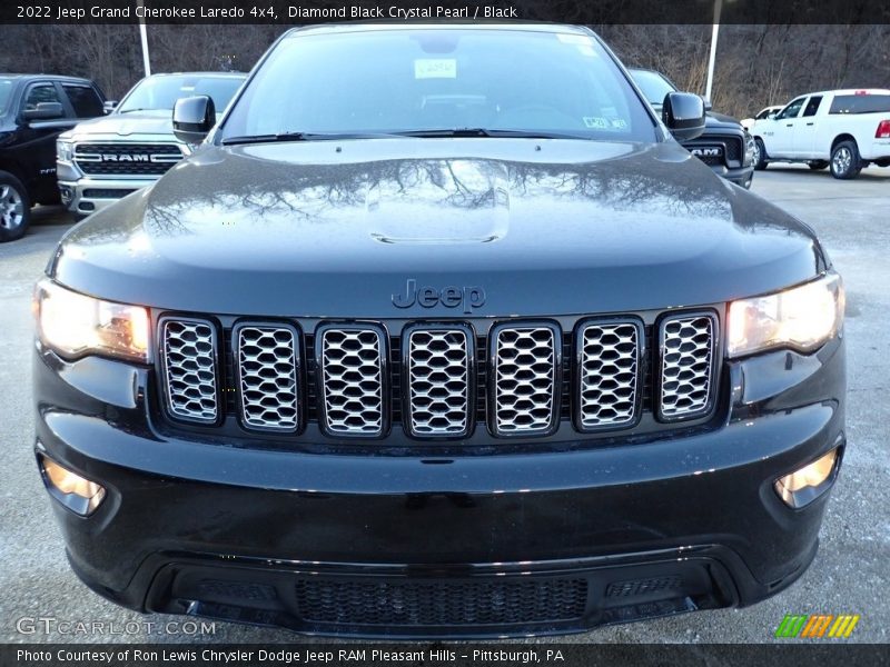 Diamond Black Crystal Pearl / Black 2022 Jeep Grand Cherokee Laredo 4x4