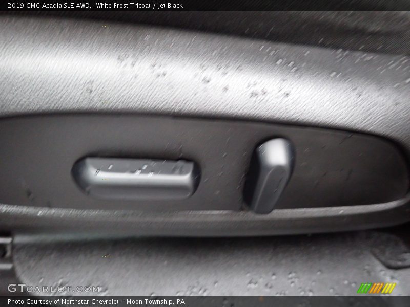 White Frost Tricoat / Jet Black 2019 GMC Acadia SLE AWD
