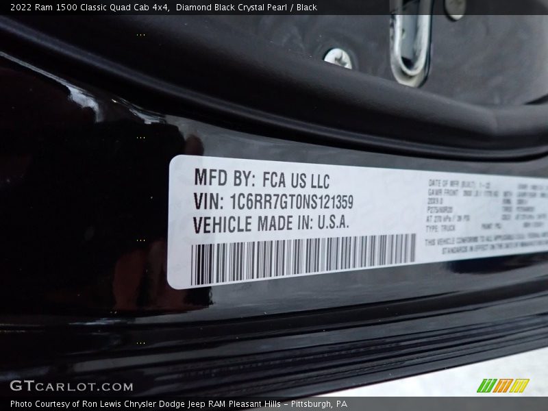 Diamond Black Crystal Pearl / Black 2022 Ram 1500 Classic Quad Cab 4x4