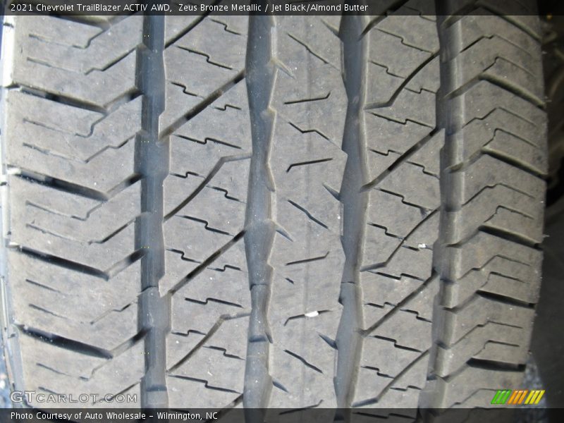 Zeus Bronze Metallic / Jet Black/Almond Butter 2021 Chevrolet TrailBlazer ACTIV AWD