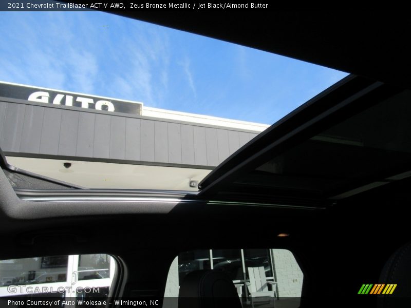 Zeus Bronze Metallic / Jet Black/Almond Butter 2021 Chevrolet TrailBlazer ACTIV AWD