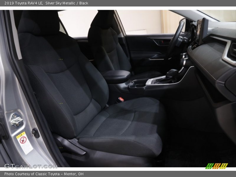 Silver Sky Metallic / Black 2019 Toyota RAV4 LE