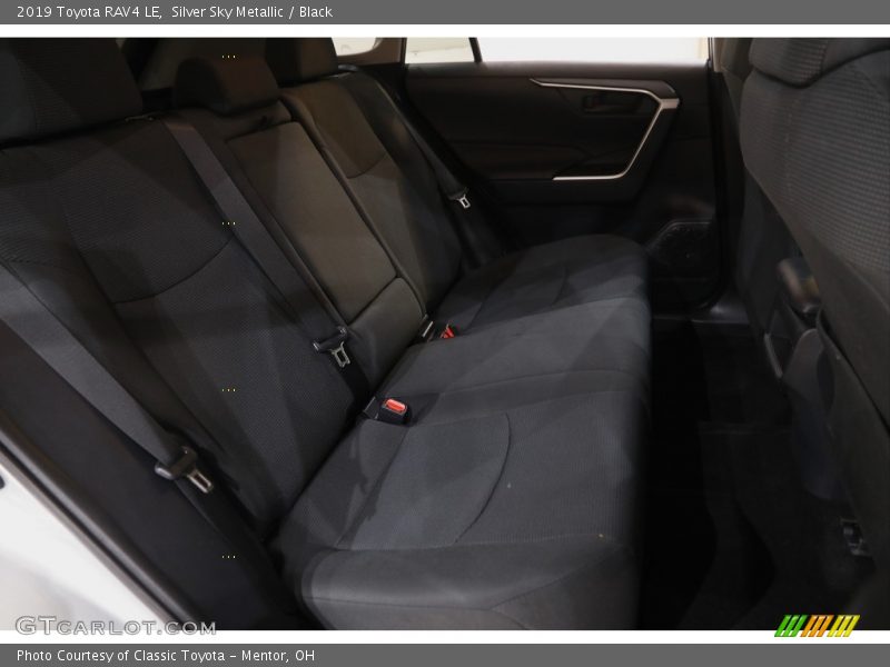 Silver Sky Metallic / Black 2019 Toyota RAV4 LE