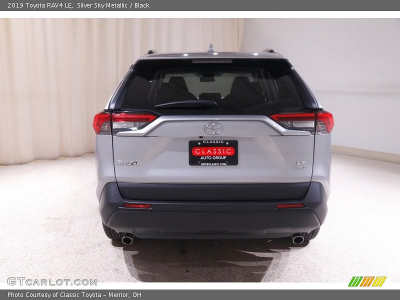 Silver Sky Metallic / Black 2019 Toyota RAV4 LE
