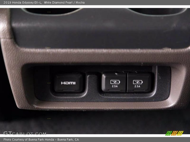White Diamond Pearl / Mocha 2019 Honda Odyssey EX-L