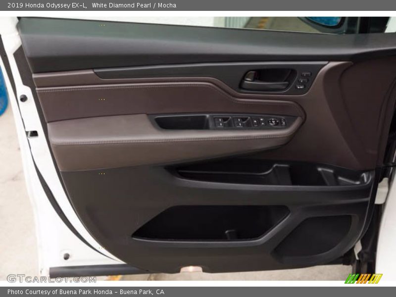 White Diamond Pearl / Mocha 2019 Honda Odyssey EX-L