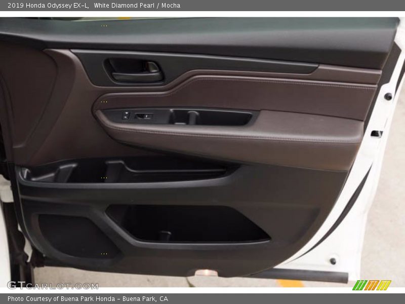 White Diamond Pearl / Mocha 2019 Honda Odyssey EX-L