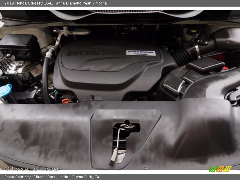 White Diamond Pearl / Mocha 2019 Honda Odyssey EX-L