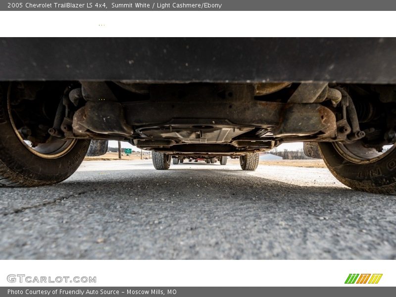 Summit White / Light Cashmere/Ebony 2005 Chevrolet TrailBlazer LS 4x4