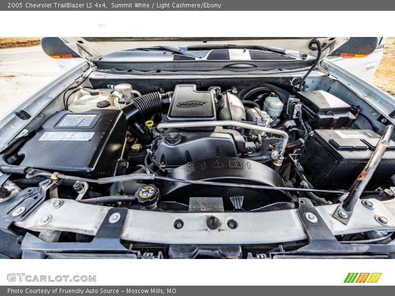 Summit White / Light Cashmere/Ebony 2005 Chevrolet TrailBlazer LS 4x4