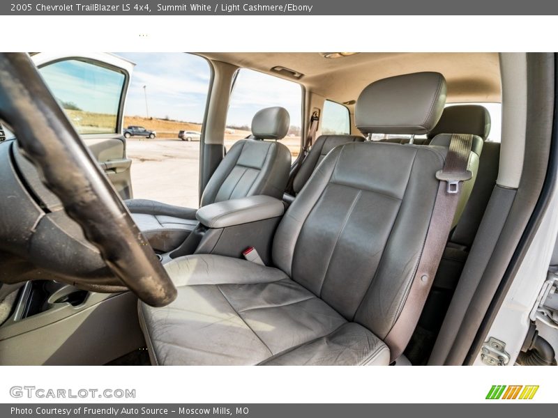 Summit White / Light Cashmere/Ebony 2005 Chevrolet TrailBlazer LS 4x4