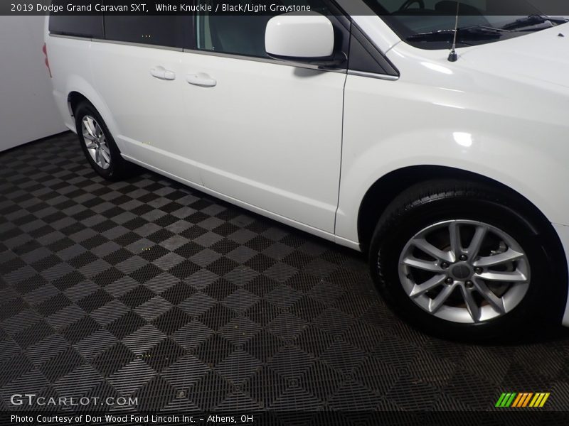 White Knuckle / Black/Light Graystone 2019 Dodge Grand Caravan SXT