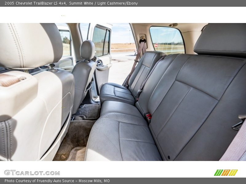 Summit White / Light Cashmere/Ebony 2005 Chevrolet TrailBlazer LS 4x4