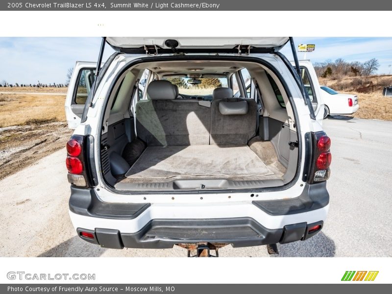 Summit White / Light Cashmere/Ebony 2005 Chevrolet TrailBlazer LS 4x4