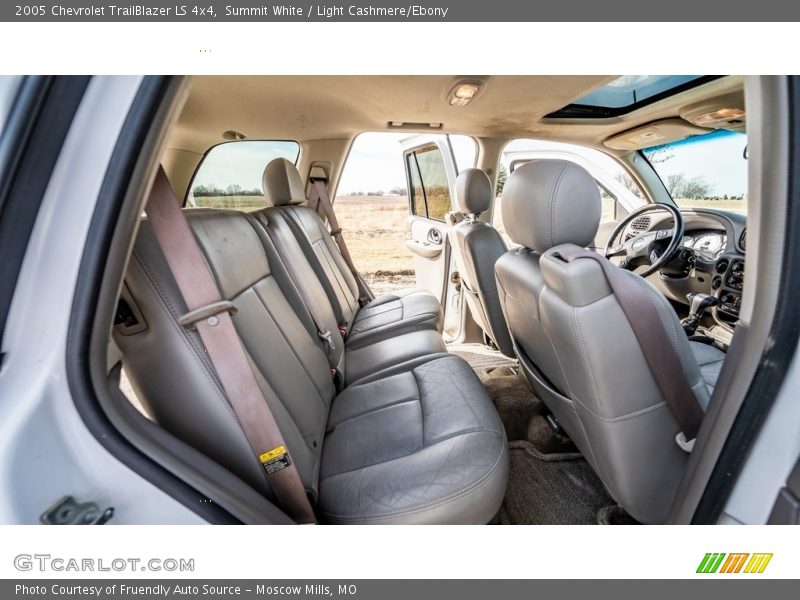 Summit White / Light Cashmere/Ebony 2005 Chevrolet TrailBlazer LS 4x4