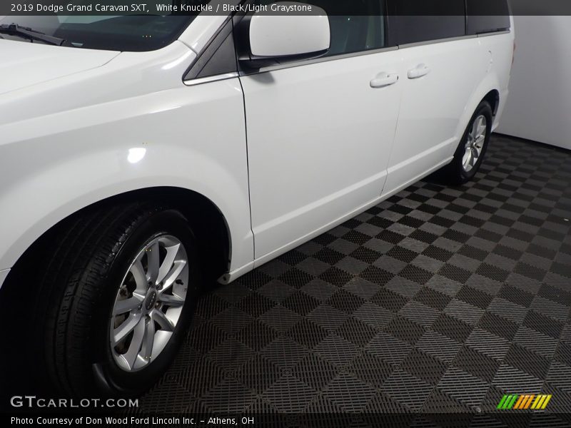 White Knuckle / Black/Light Graystone 2019 Dodge Grand Caravan SXT