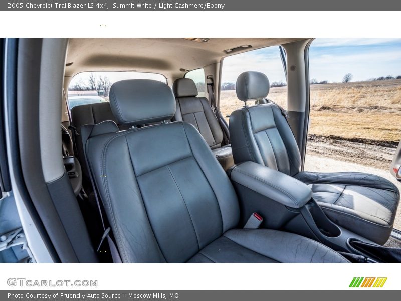 Summit White / Light Cashmere/Ebony 2005 Chevrolet TrailBlazer LS 4x4