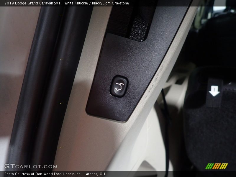 White Knuckle / Black/Light Graystone 2019 Dodge Grand Caravan SXT
