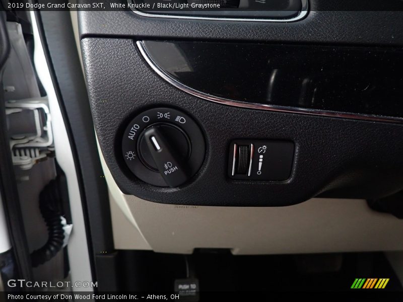 White Knuckle / Black/Light Graystone 2019 Dodge Grand Caravan SXT
