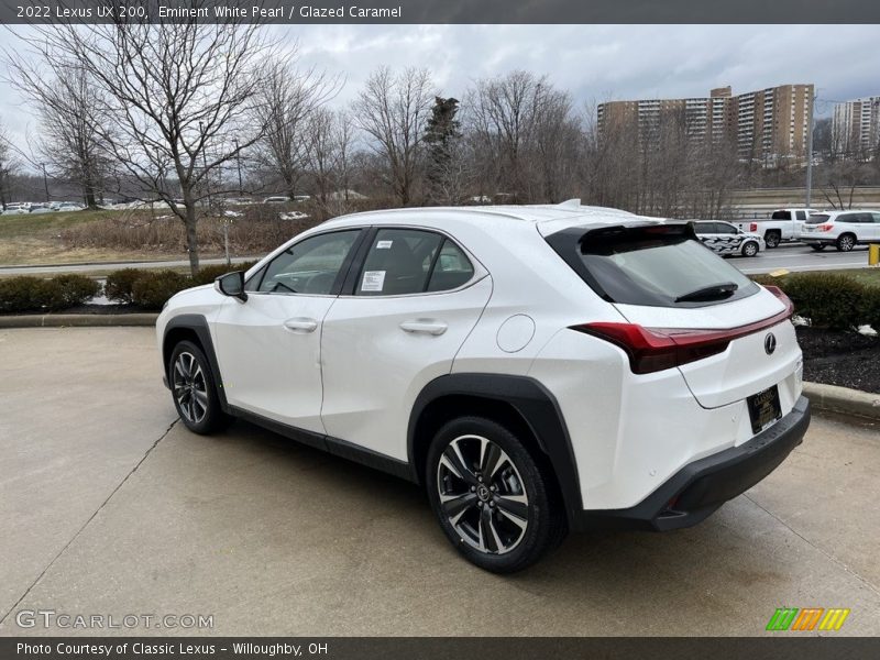 Eminent White Pearl / Glazed Caramel 2022 Lexus UX 200