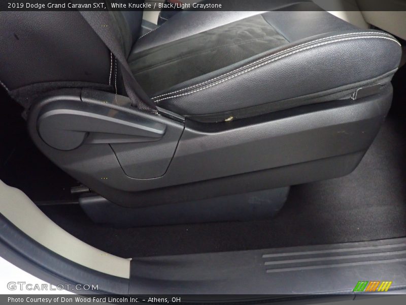 White Knuckle / Black/Light Graystone 2019 Dodge Grand Caravan SXT
