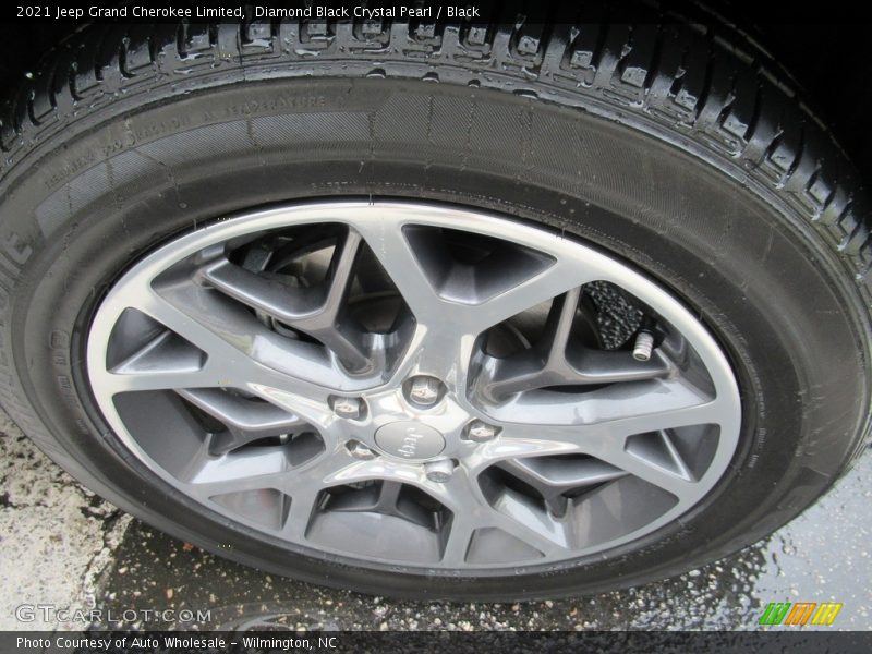 Diamond Black Crystal Pearl / Black 2021 Jeep Grand Cherokee Limited